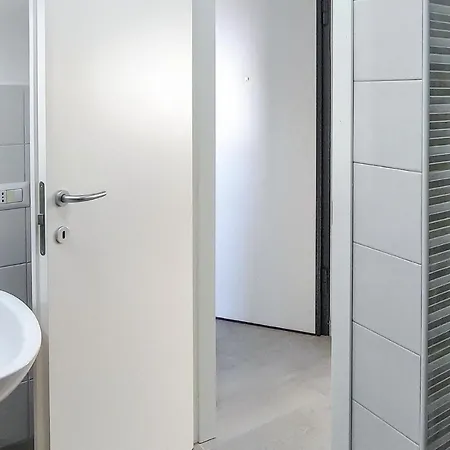 דירה Awesome In With Kitchen